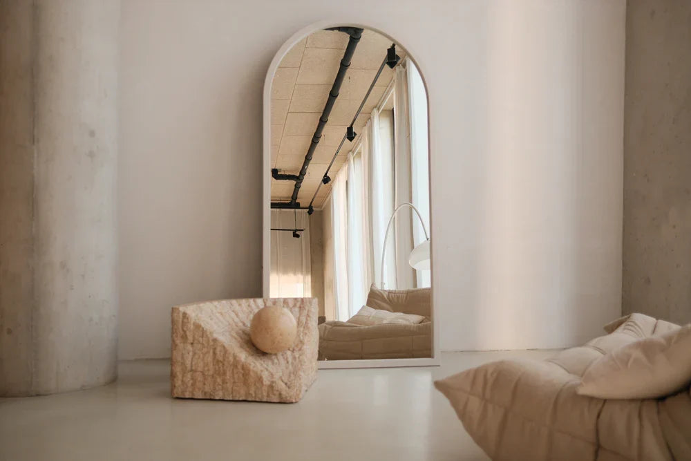 Miroir pleine longueur arqué Nova – Bois de style Japandi – Taupe – 200 × 100 cm